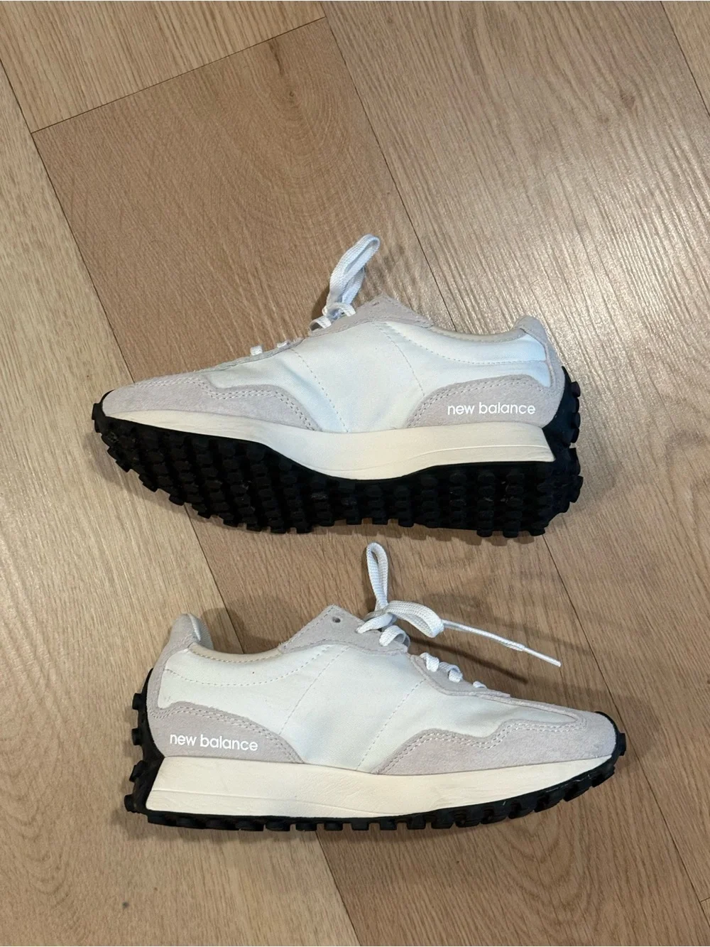 New Balance 327 Black and White Sneakers